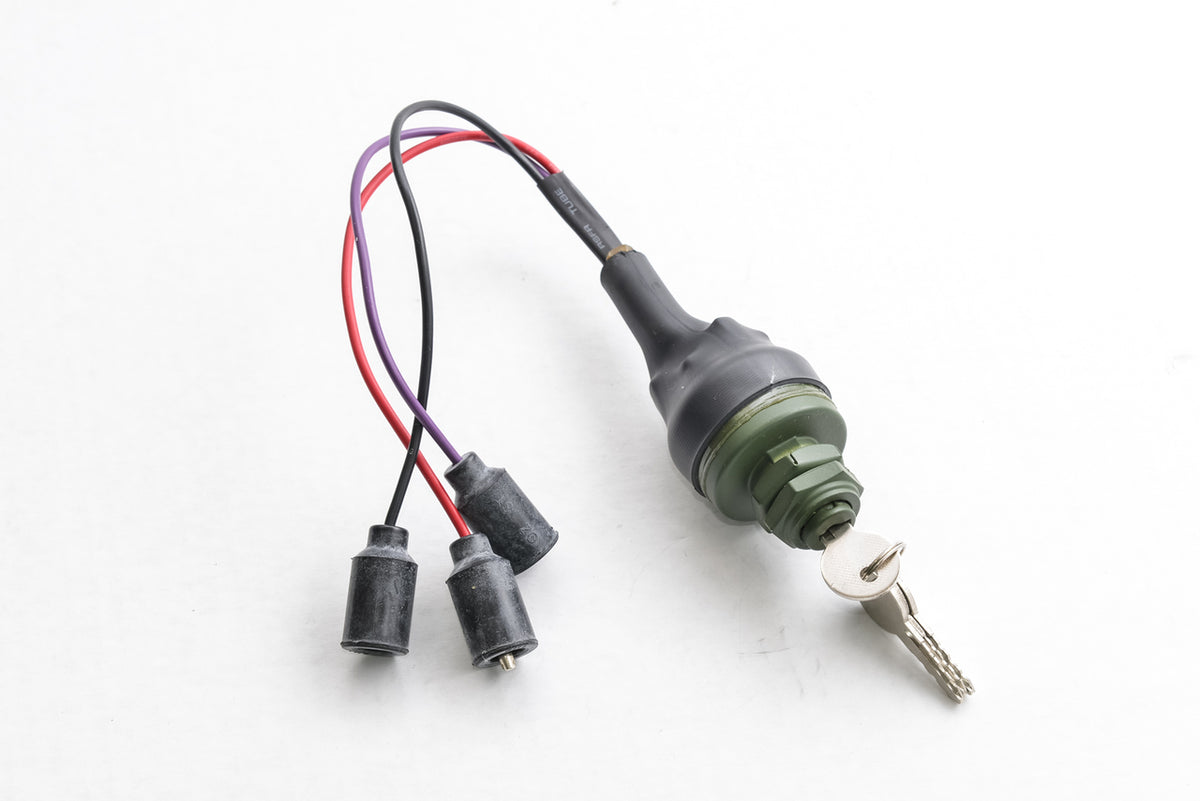 KEYED IN DASH IGNITION SWITCH W/UNI BIT - 3 PLUG – thosemilitaryguys